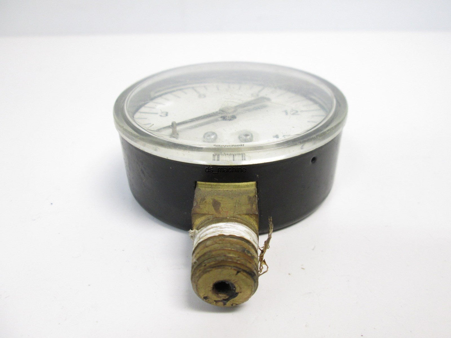 Used Marshall Town Pressure Gauge, 0-15PSI, 1/4"NPT, 2.62" Dia. Dial