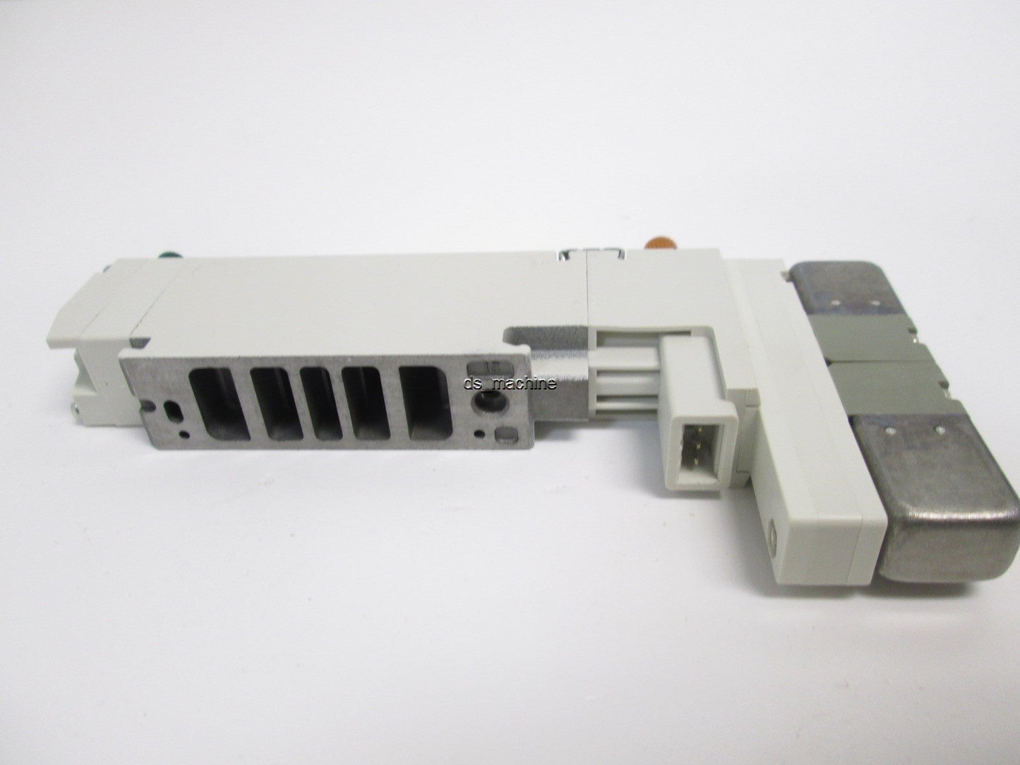 Used SMC VQ2300-5C1 Solenoid Valve, VQ2000, 5-Port, 3-Position Closed Center, 24VDC