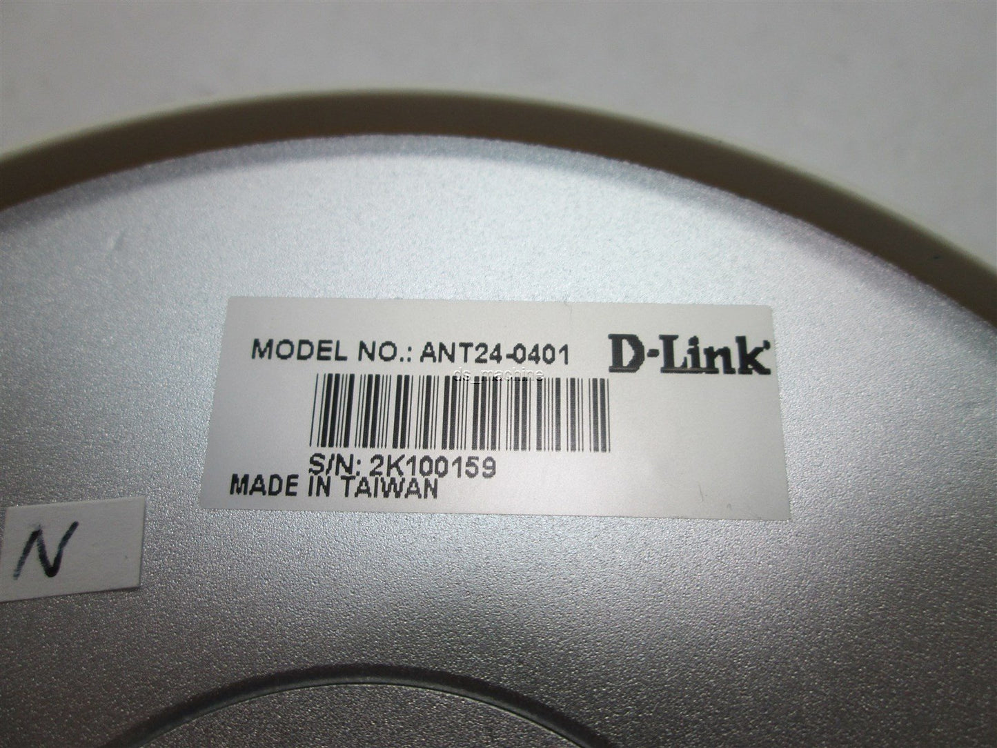 Used D-Link ANT24-0401 Indoor Omni Directional Ceiling Antenna