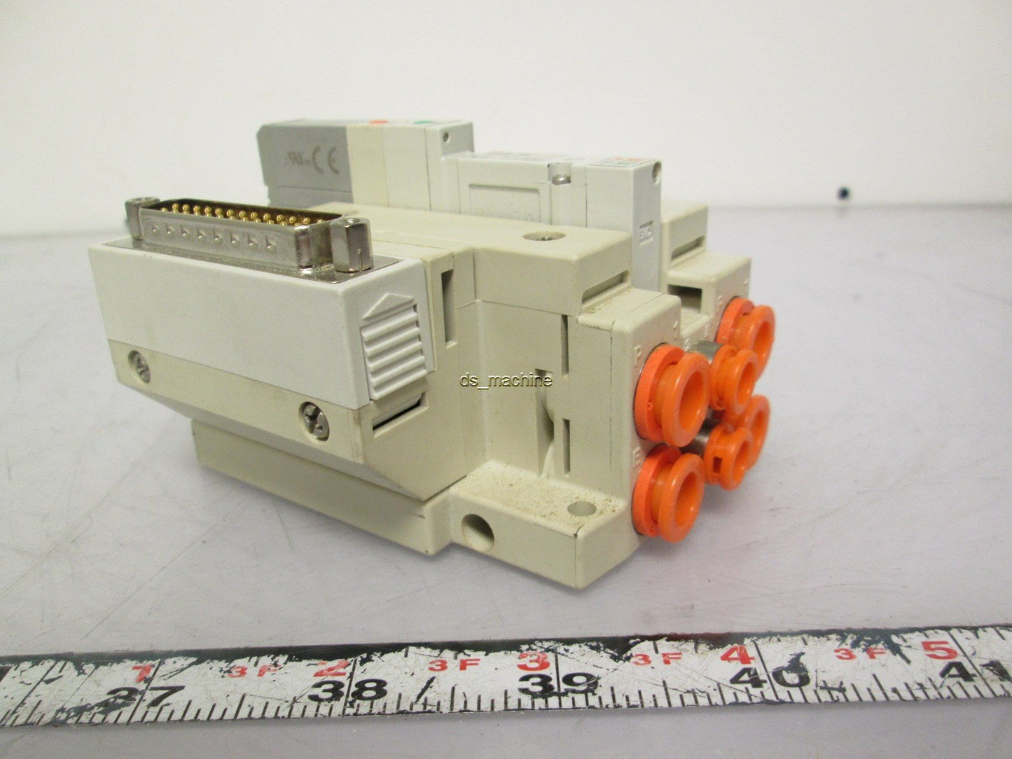 Used SMC SV1A00-5FU Solenoid Valve w/ 25-Pin D-Sub Termination 3 Port NC 24VDC