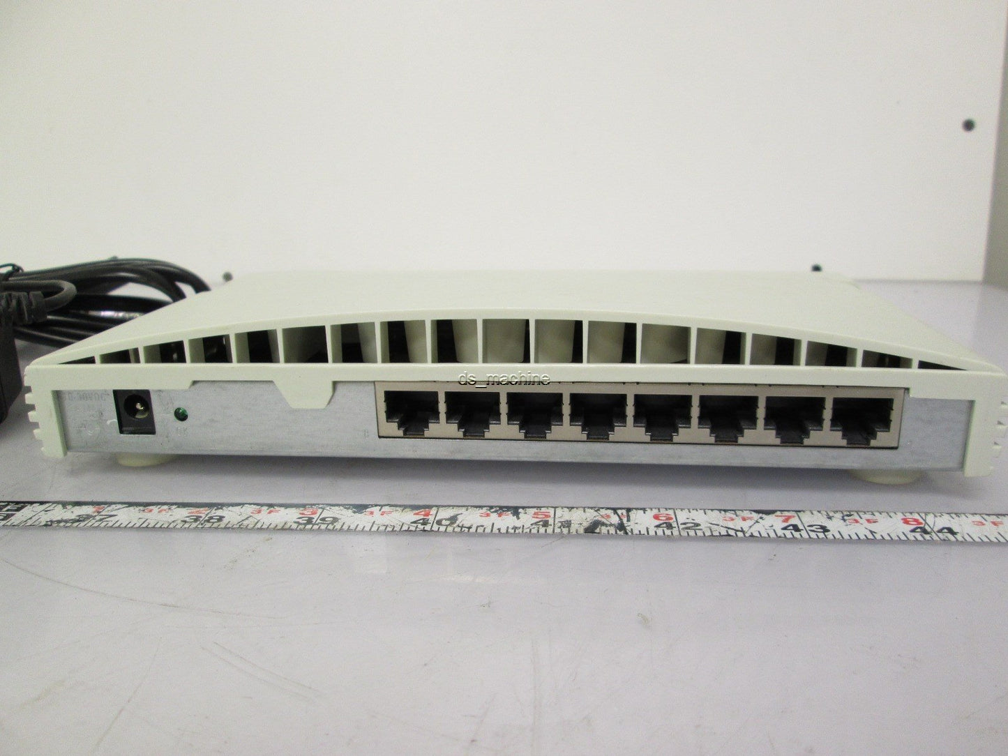 Used 3Com 1679-110-000-5.00 OfficeConnect 8-Port Dual Speed Switch 10-30VDC 1A