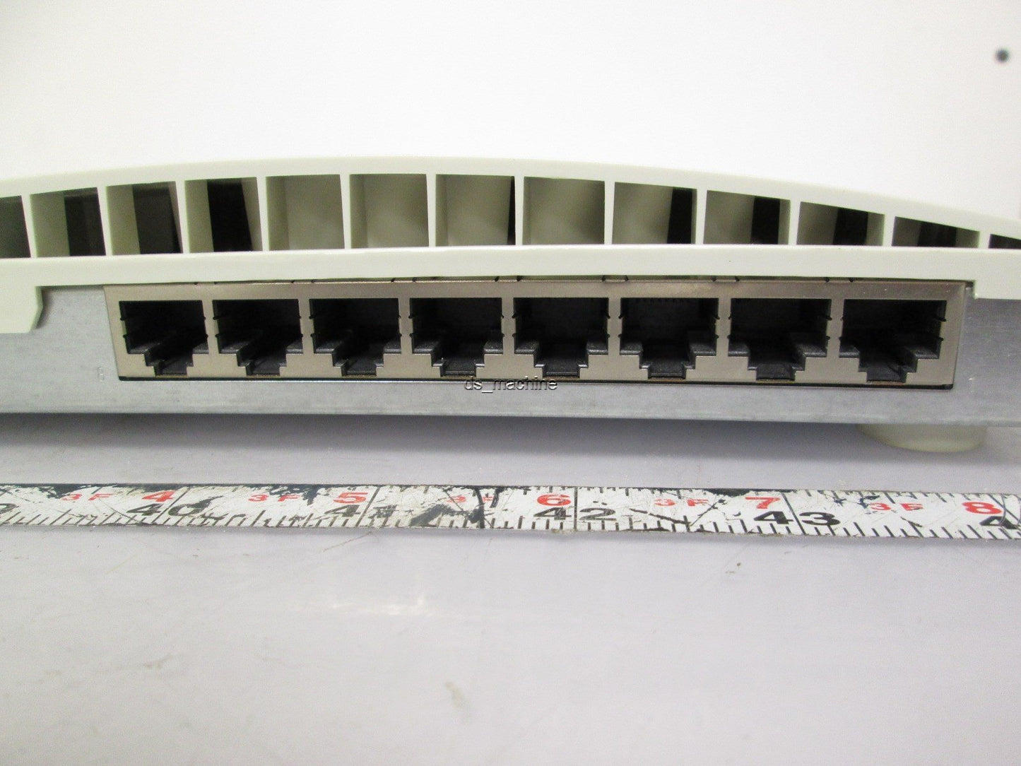 Used 3Com 1679-110-000-5.00 OfficeConnect 8-Port Dual Speed Switch 10-30VDC 1A