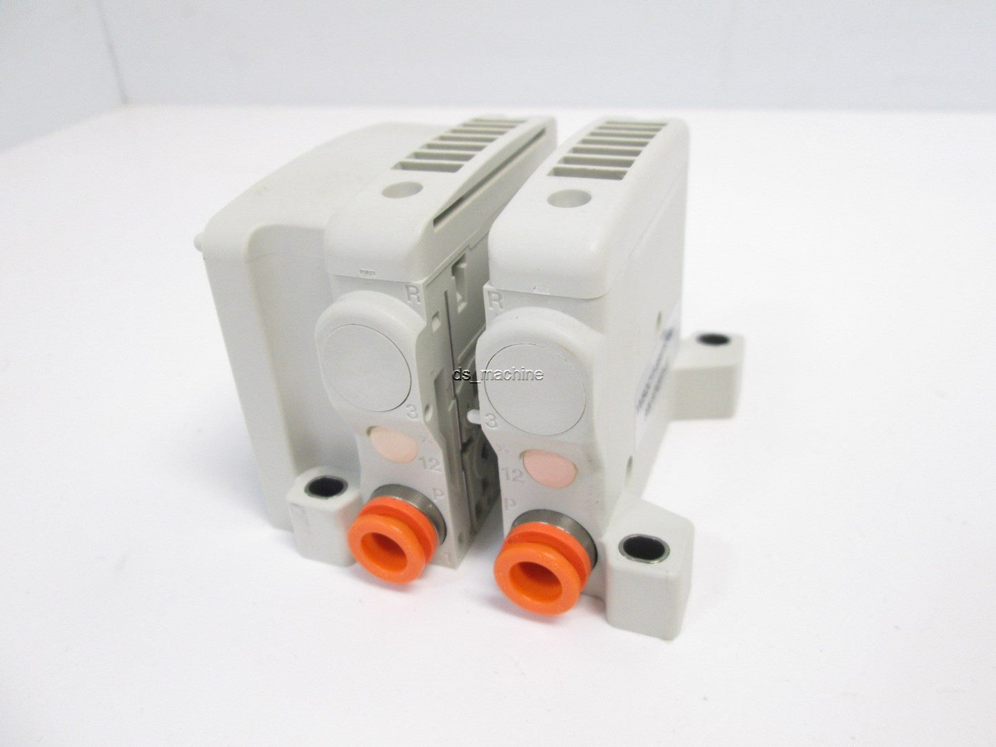 Used SMC VV5QC11-968757-00-3 Valve Manifold, 1000 Series, Missing Screws