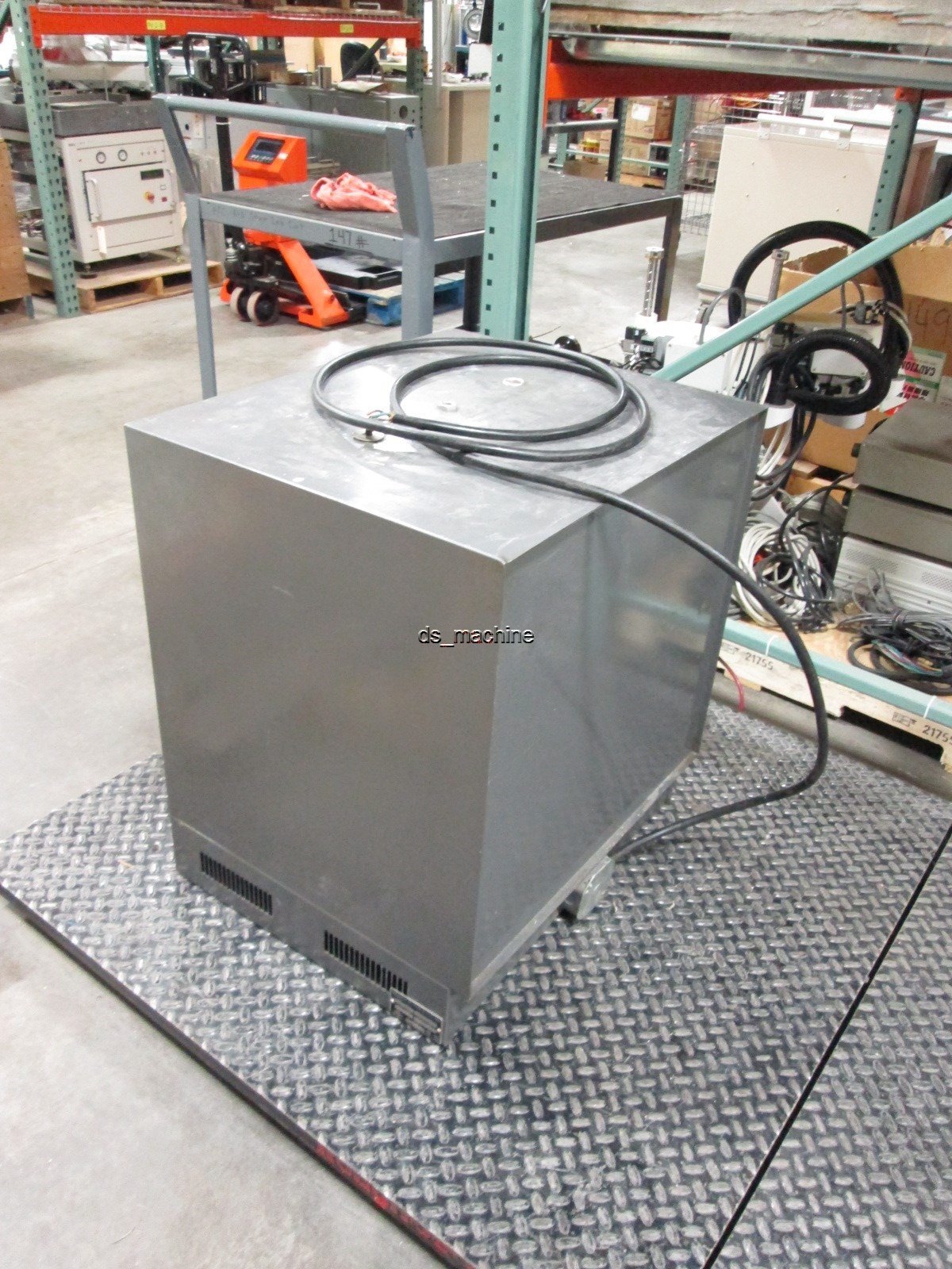 Used Blue M OV-18C Laboratory Oven 240VAC 8A 1PH 1.9kW 38° to 288°C *Hole in Door*