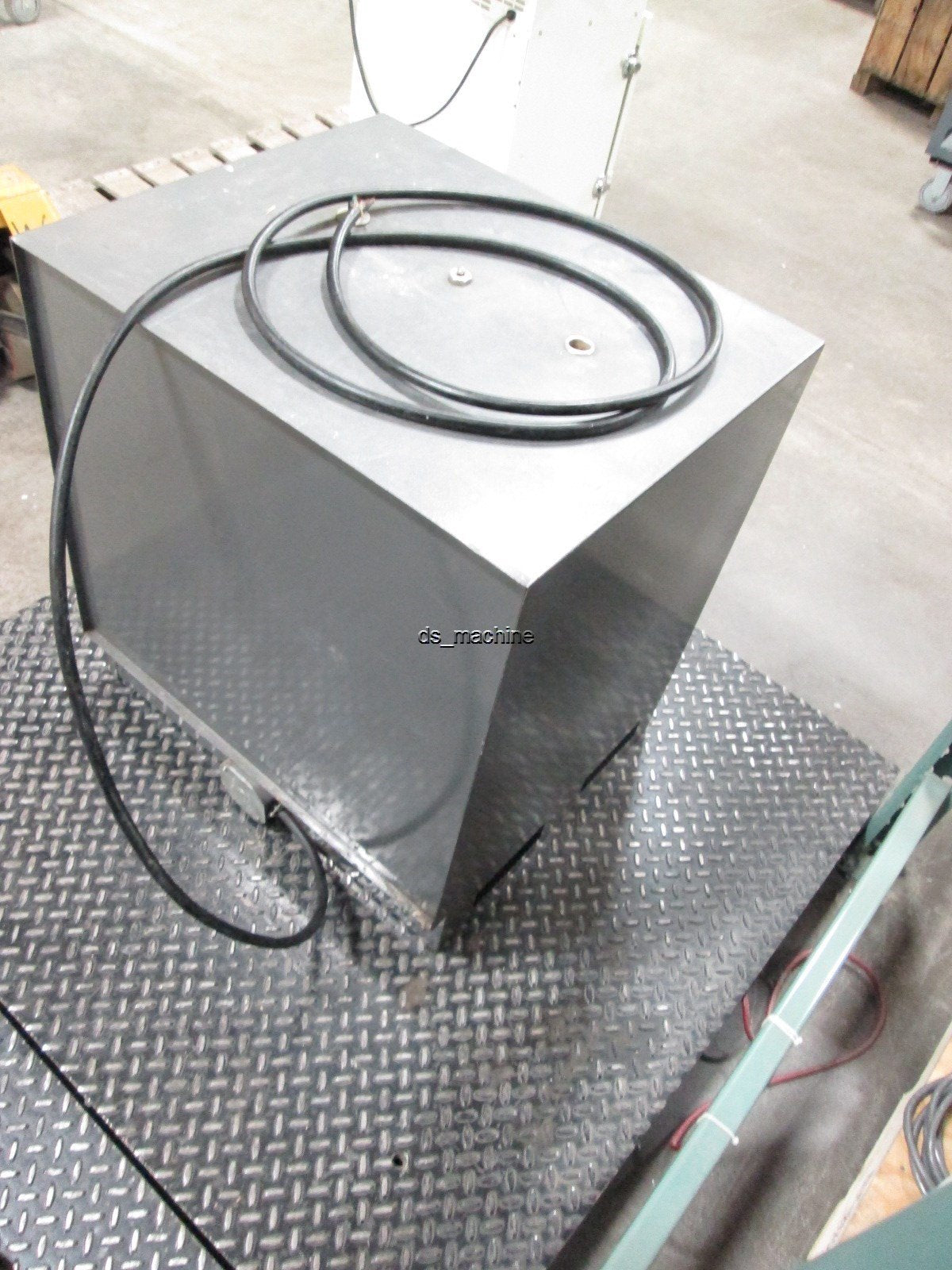 Used Blue M OV-18C Laboratory Oven 240VAC 8A 1PH 1.9kW 38° to 288°C *Hole in Door*