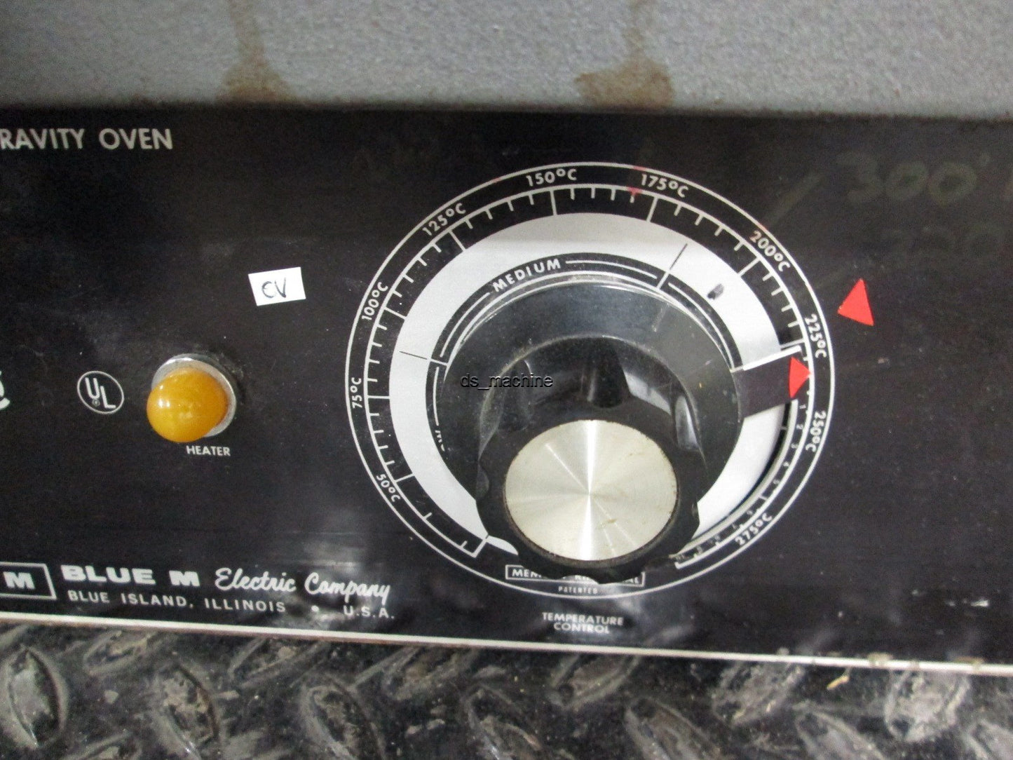 Used Blue M OV-18C Laboratory Oven 240VAC 8A 1PH 1.9kW 38° to 288°C *Hole in Door*