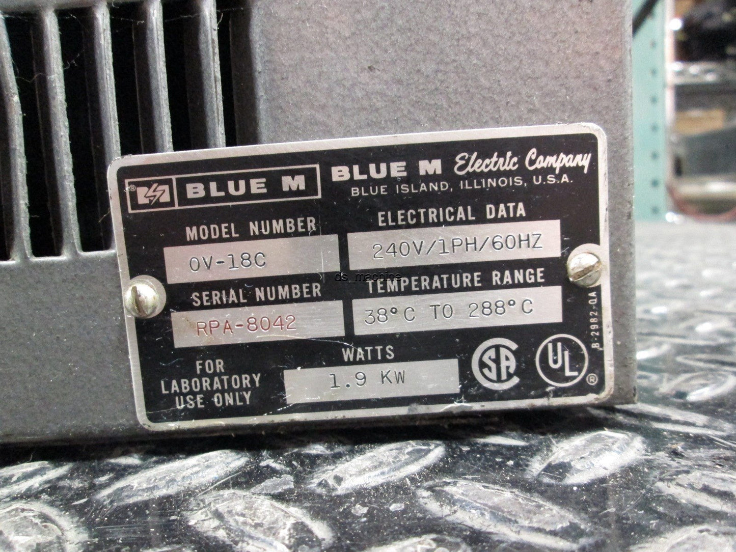 Used Blue M OV-18C Laboratory Oven 240VAC 8A 1PH 1.9kW 38° to 288°C *Hole in Door*