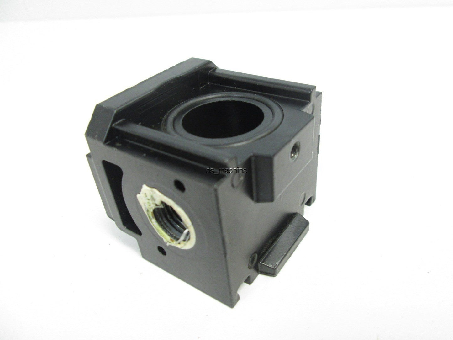 Used Wilkerson NJ8-06-A000 Diverter Block, 3/4" NPT Out, 1/4" NPT Aux (2x)