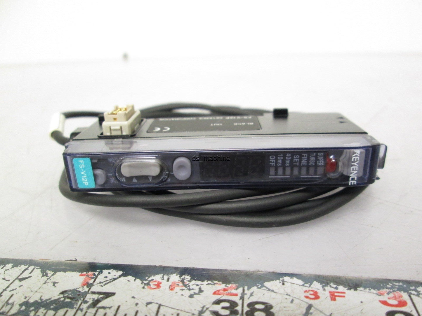 Used Keyence FS-V12P Fiber Optic Amplifier Expansion Unit 12-24VDC 100mA PNP