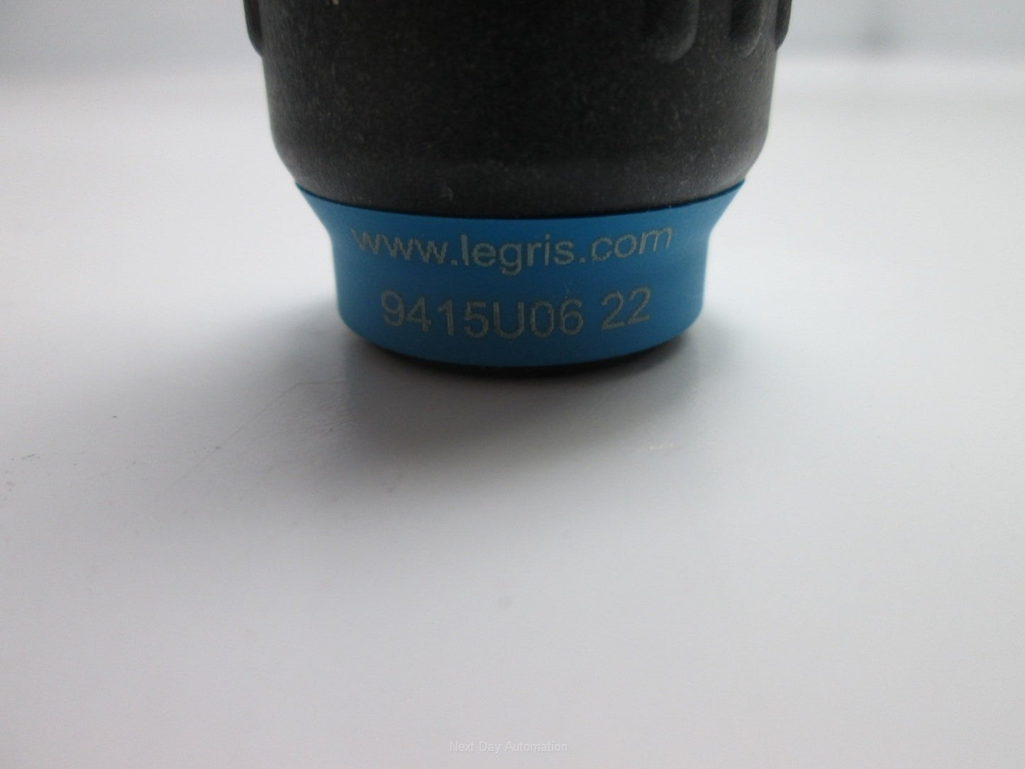 Used Legris 9415U06 22 Female Straight Coupler NPT 1/2