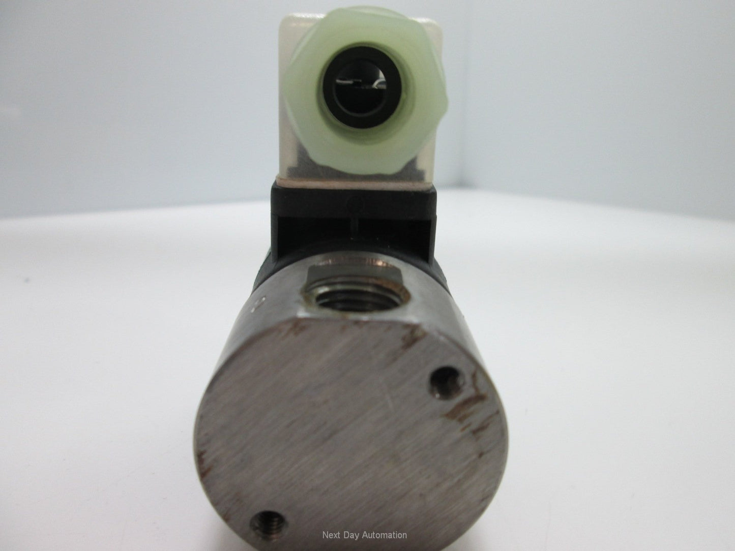 Used Parker 71216SN2GL00 Solenoid Valve, 24VDC Coil, 1/4"NPT