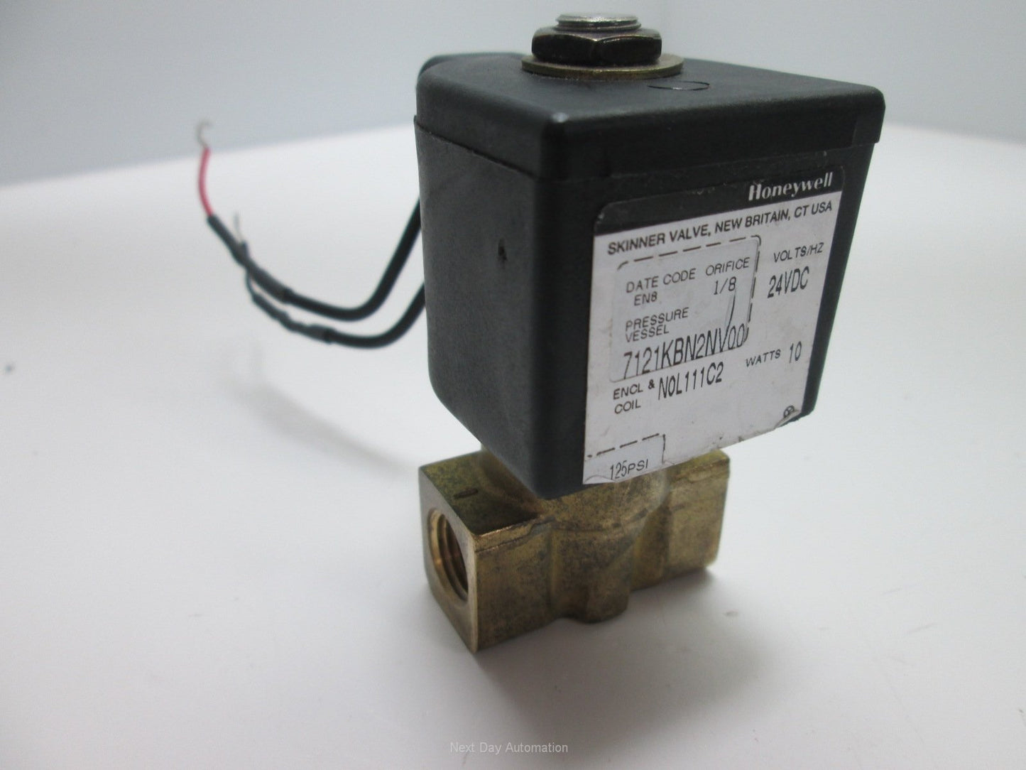Used Honeywell 7121KBN2NV00 Skinner Solenoid Valve 24VDC Coil, 1/4"NPT, 0.31Cv