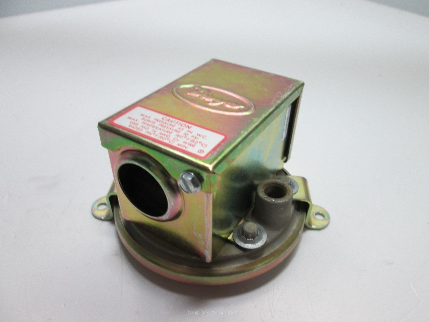 Used Dwyer 1910-0 Compact Low Differential Pressure Switch, 15A at 120-480VAC