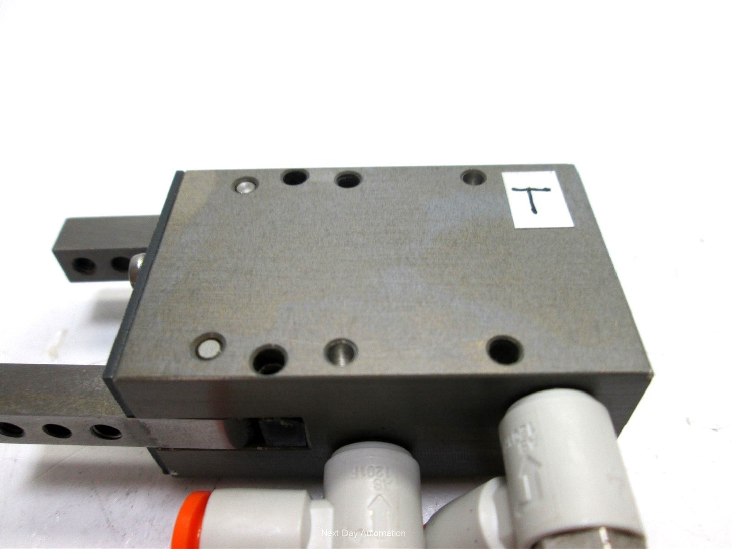 Used Robohand CT-12 Angular Gripper, M5 Ports, 100psi Max, 180 Degree Grip