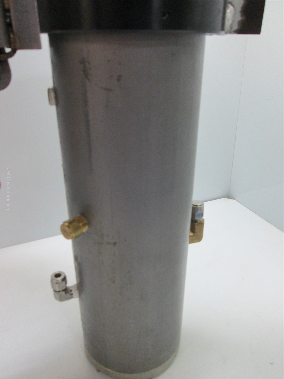 Used Aluminum Tank/Reservoir, 3.5" ID x 13.25" Deep, 2 Liter Volume, 4 Holes: 1/4NPT