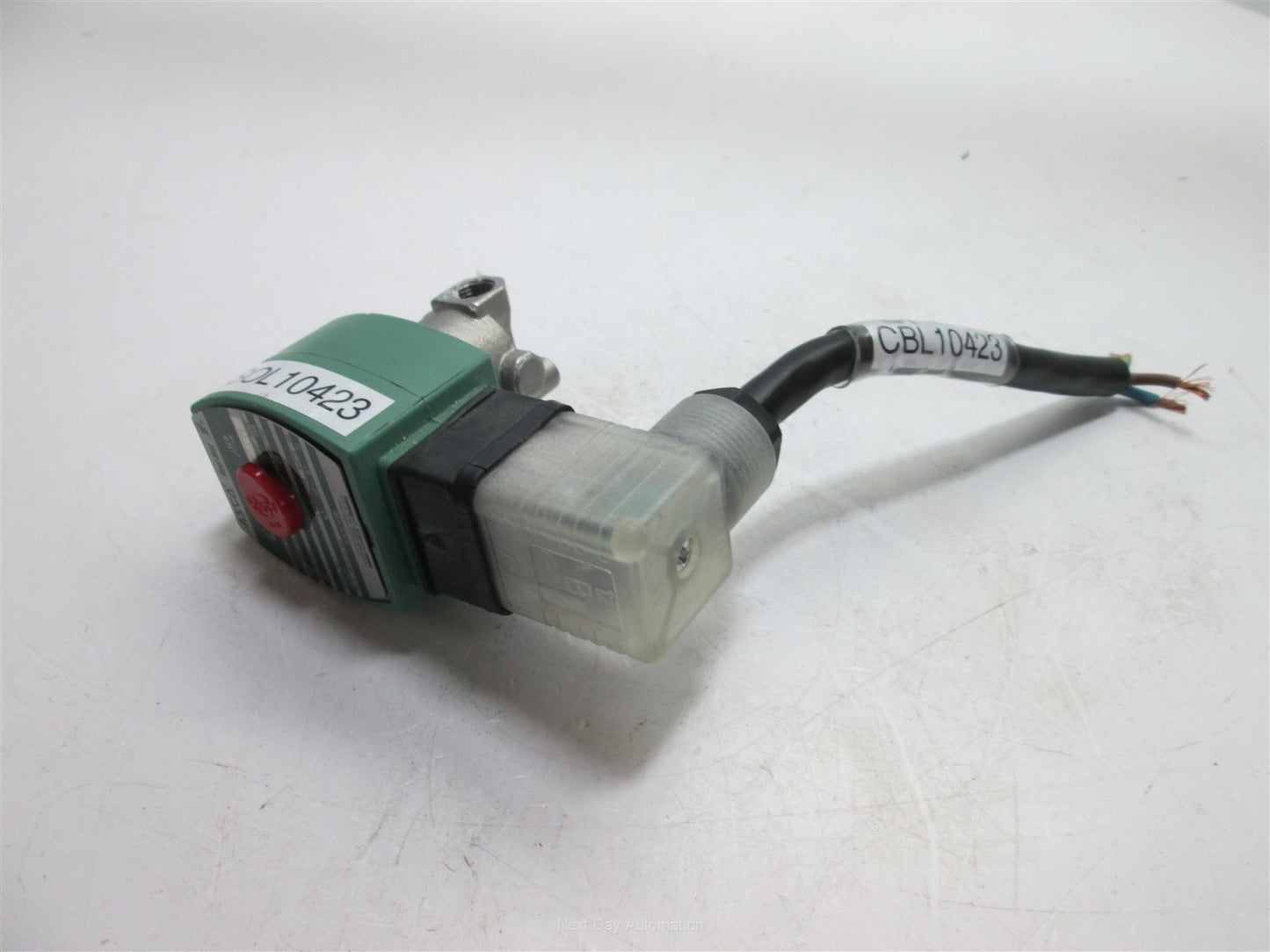 Used ASCO SC8262H006 Solenoid Valve, 120VAC 6.1/8.1 Watts, 1/8" NPT Ports, 185psi