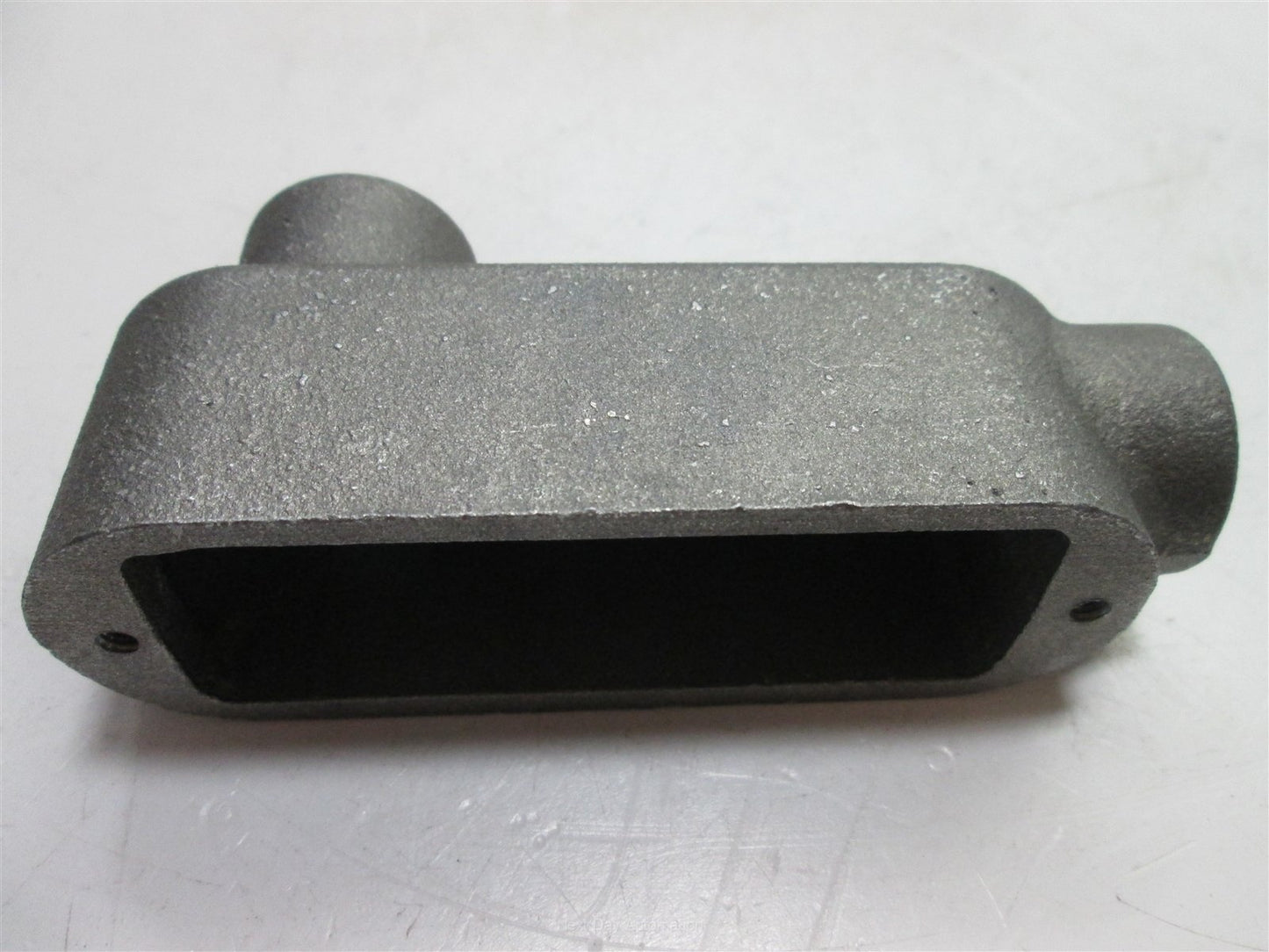 New Box of 5 Cooper Crouse Hinds LB19 Conduit Body, Size: 1/2", Aluminum
