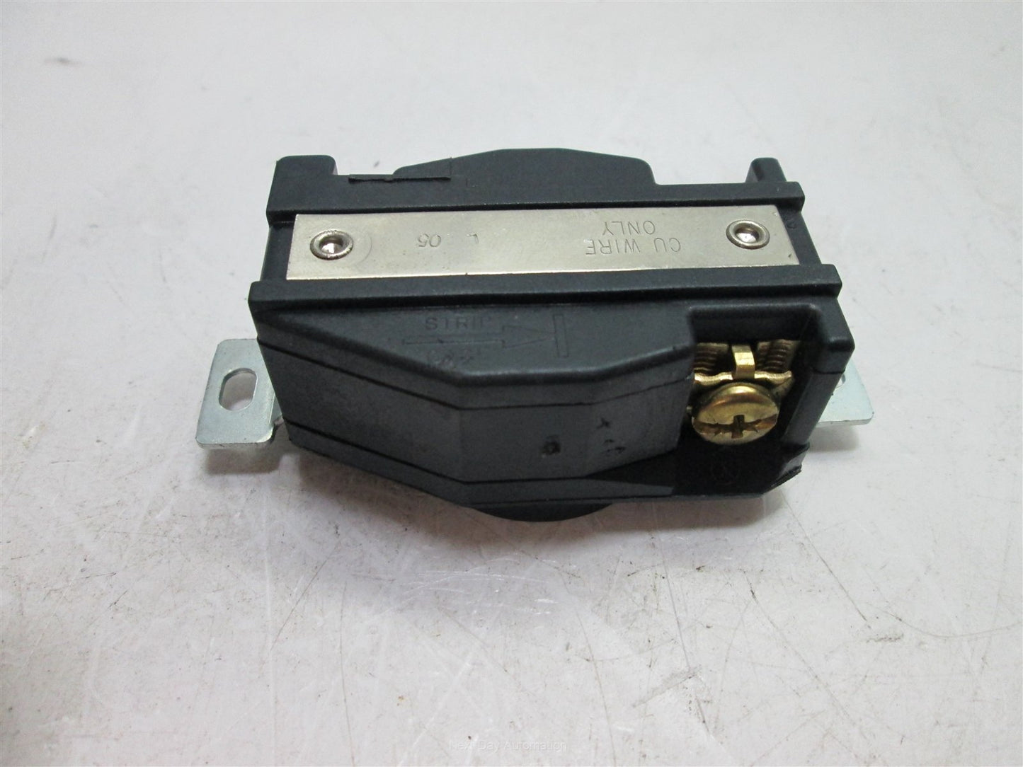 Used Cooper L6-20R Twist Lock Receptacle, NEMA L6-20, Rating: 20A 250V