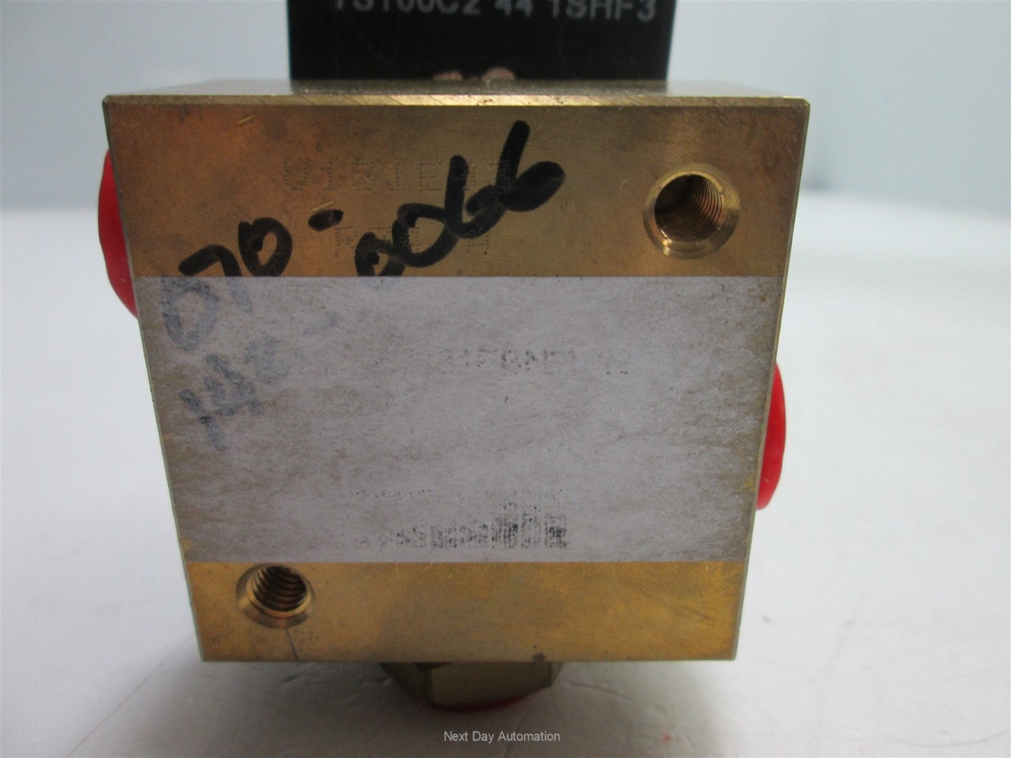 Used Honeywell 7131EBN2LN00N0S100C2 Solenoid Valve, Coil: 24VDC 10W, 100psi Max