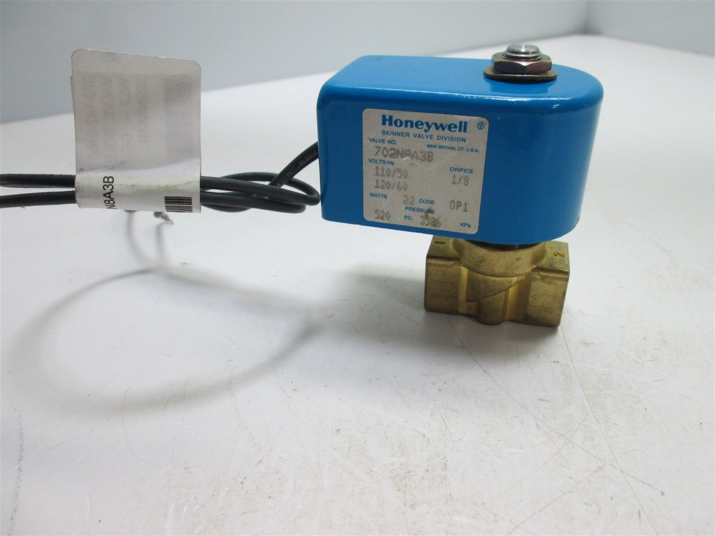 Used Honeywell 702N8A3B Solenoid Valve, 110/120VAC 50/60Hz, 22W, 1/4" NPT Ports