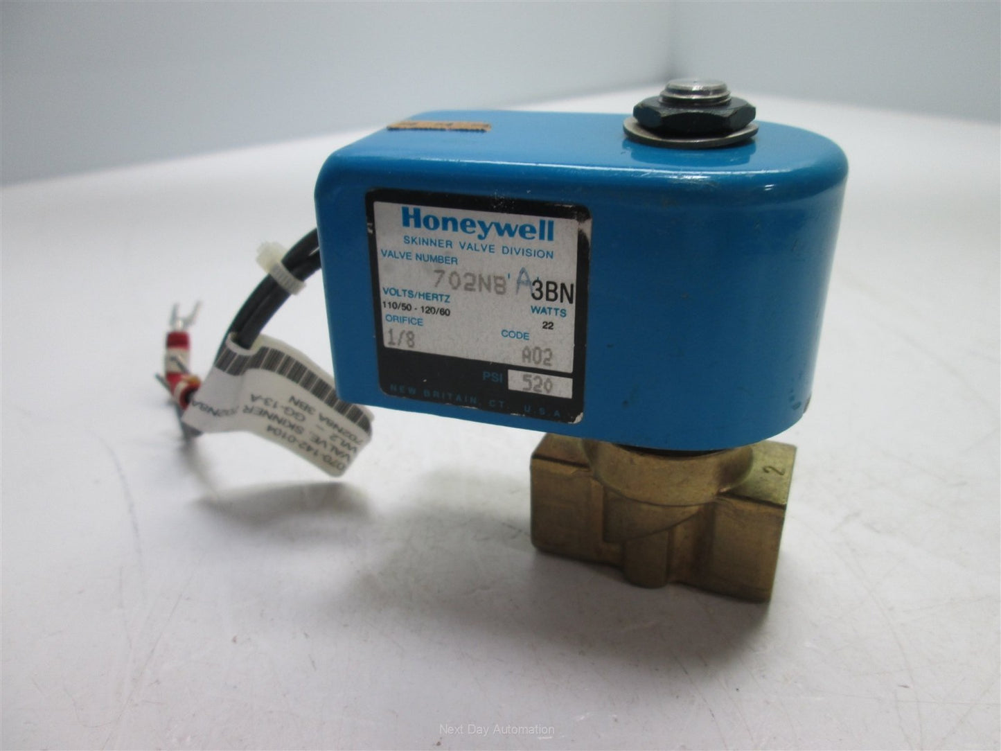 Used Honeywell 702N8A3BN Solenoid Valve, 110/120VAC 50/60Hz, 22W, 1/4" NPT Ports