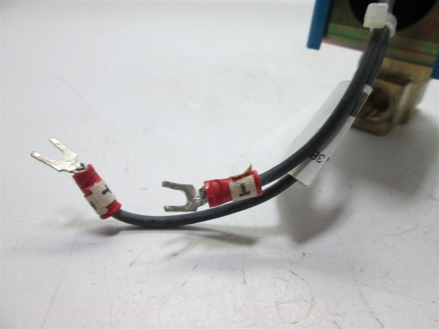 Used Honeywell 702N8A3BN Solenoid Valve, 110/120VAC 50/60Hz, 22W, 1/4" NPT Ports