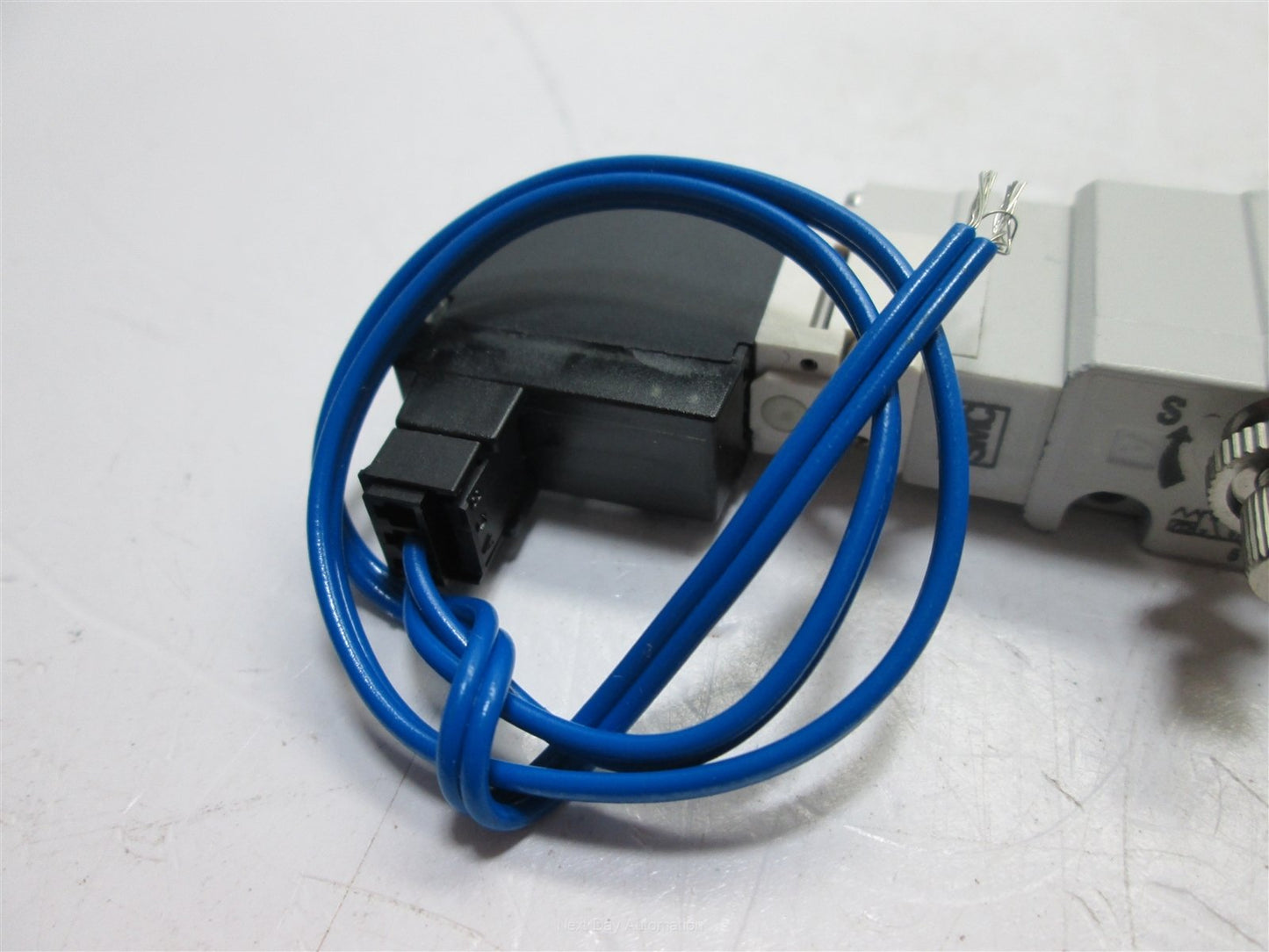 New SMC VQZ2451S-3L-C Solenoid Valve, 5-Port, Coil: 110VAC (115VAC) 50/60Hz