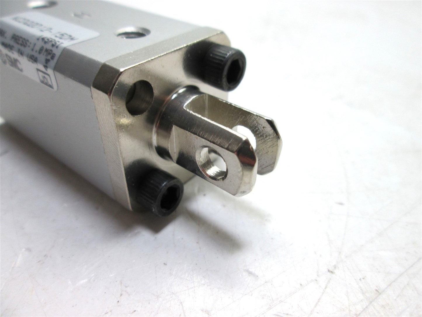New SMC NCDQ2D12-15DM Compact Cylinder, Bore: 12mm, Stroke: 15mm, Ports: M5