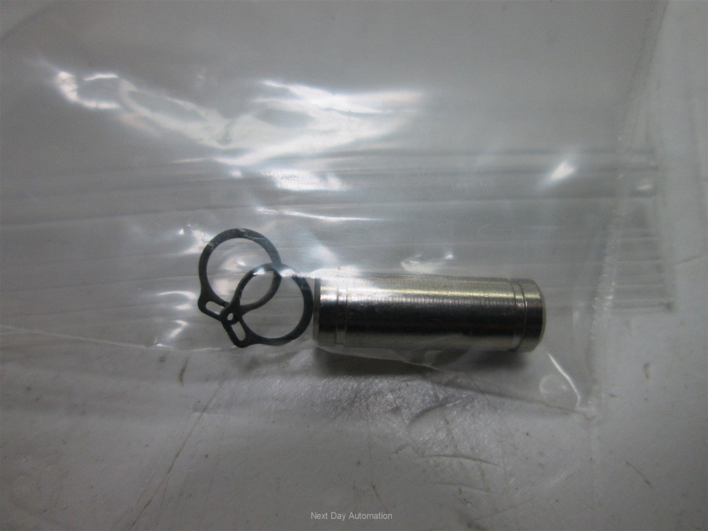 New SMC NCDQ2D12-15DM Compact Cylinder, Bore: 12mm, Stroke: 15mm, Ports: M5