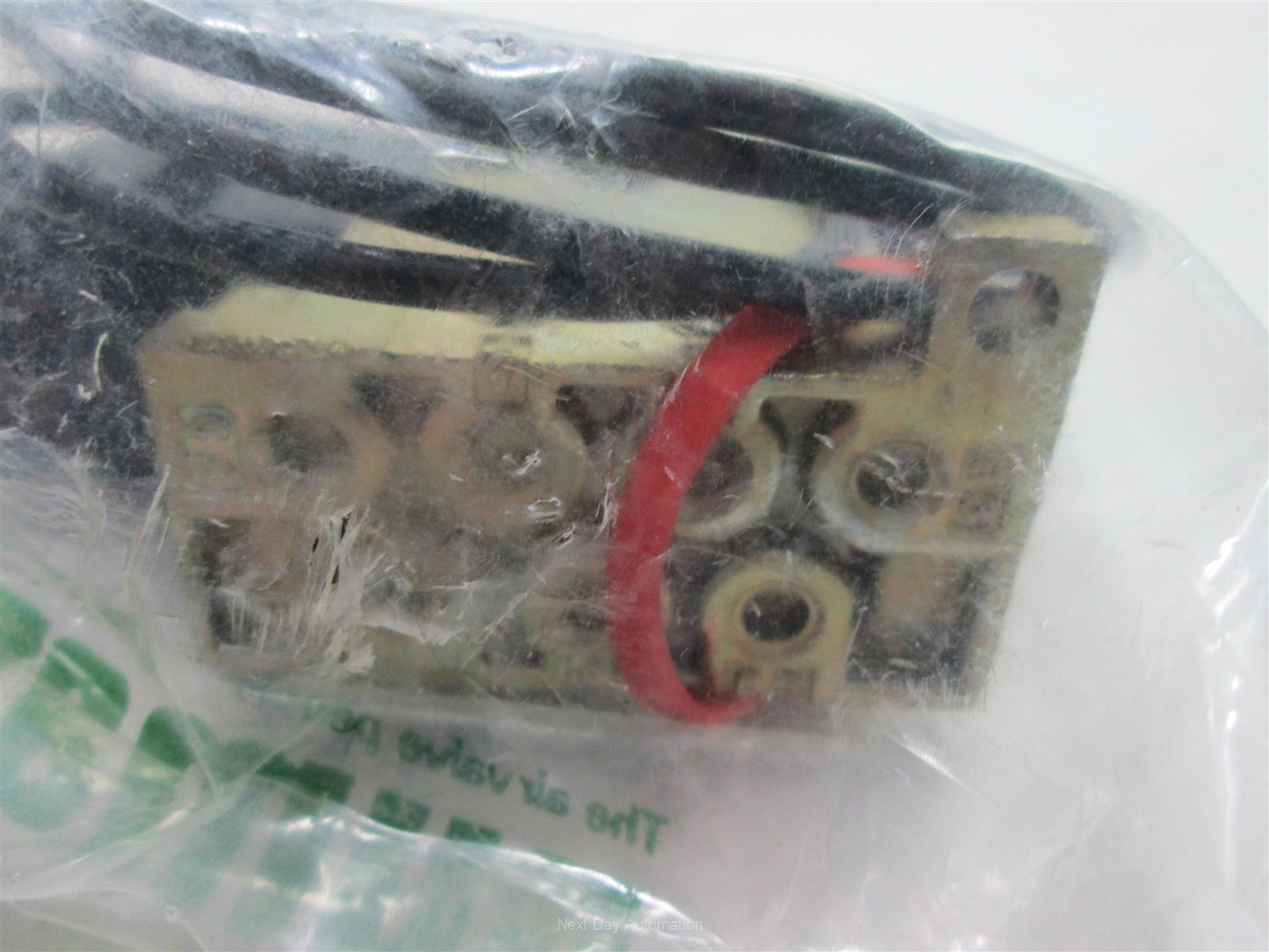 New Numatics 030SA4460 Solenoid Valve, Spring Return, 2-Position 4-Way