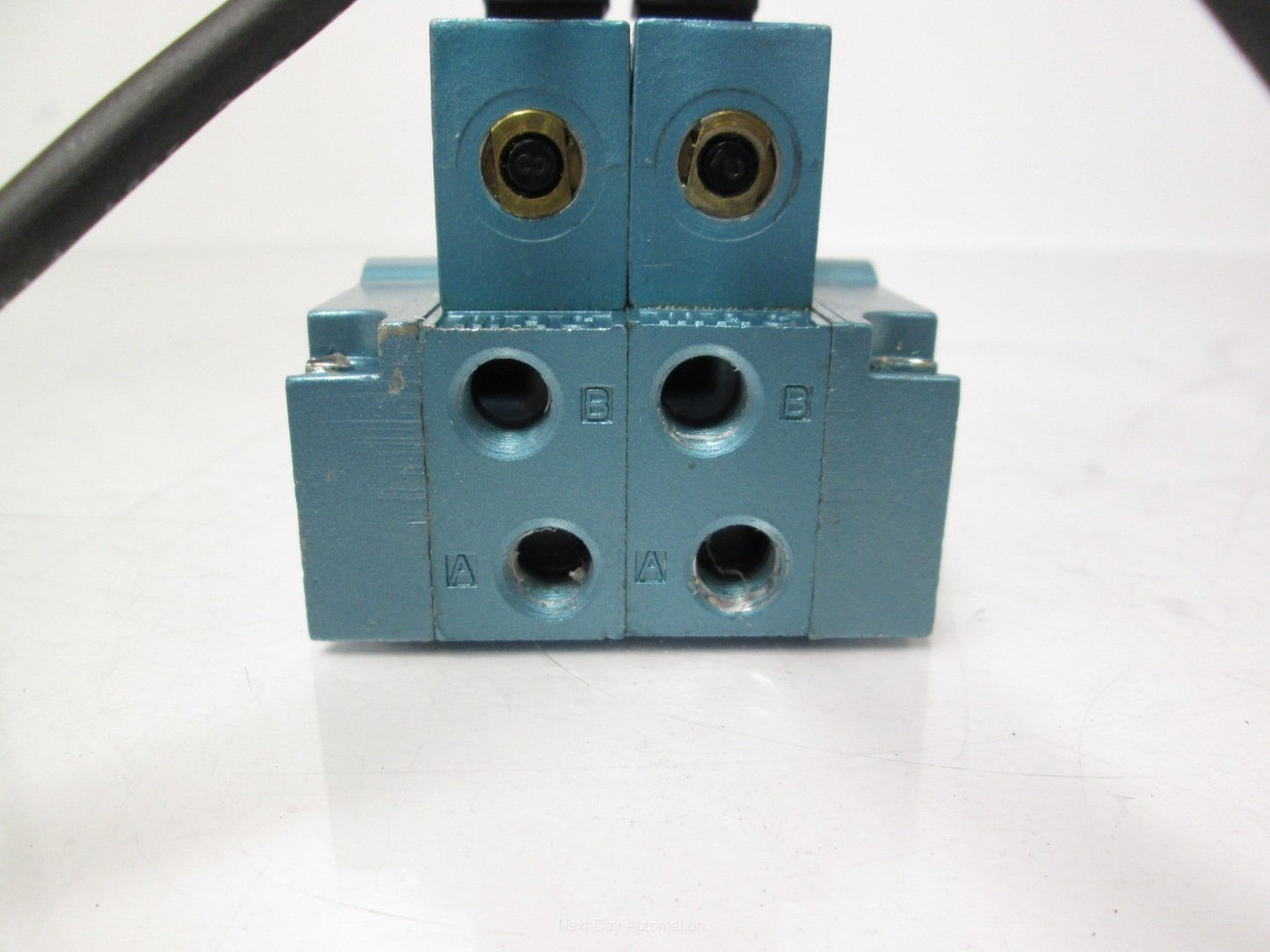 Used Bank of 2 MAC 45A-LAC-DDAJ-1KD 2-Position 4-Way Solenoid Valves *No Fittings*