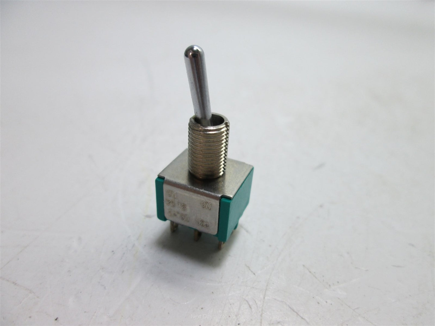 Used Eaton 9518 Toggle Switch, 2-Position Momentary (On/On), 125VAC 6A/250VAC 3A