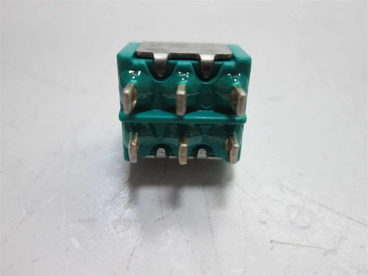 Used Eaton 9518 Toggle Switch, 2-Position Momentary (On/On), 125VAC 6A/250VAC 3A