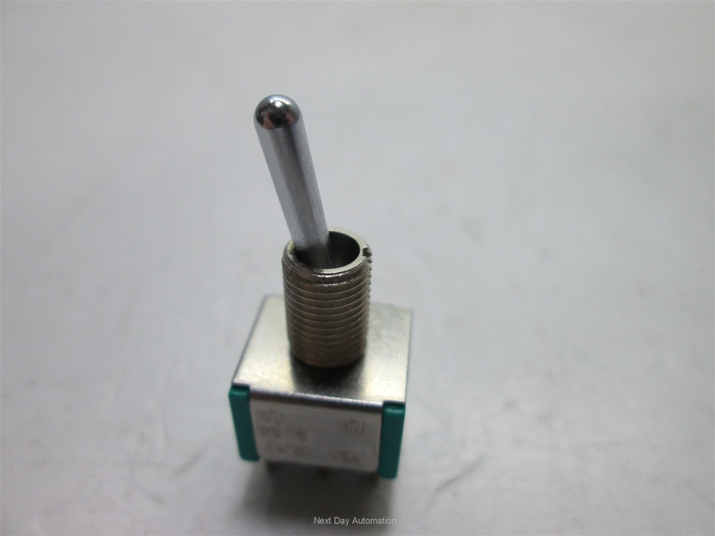 Used Eaton 9518 Toggle Switch, 2-Position Momentary (On/On), 125VAC 6A/250VAC 3A