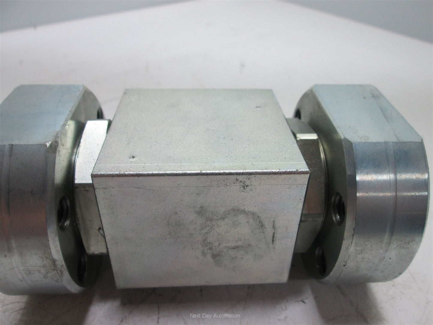 New – Open box Anchor Fluid Power AEF6#16-11DB 2-Way Block Ball Valve SAE C62 5000psi Max