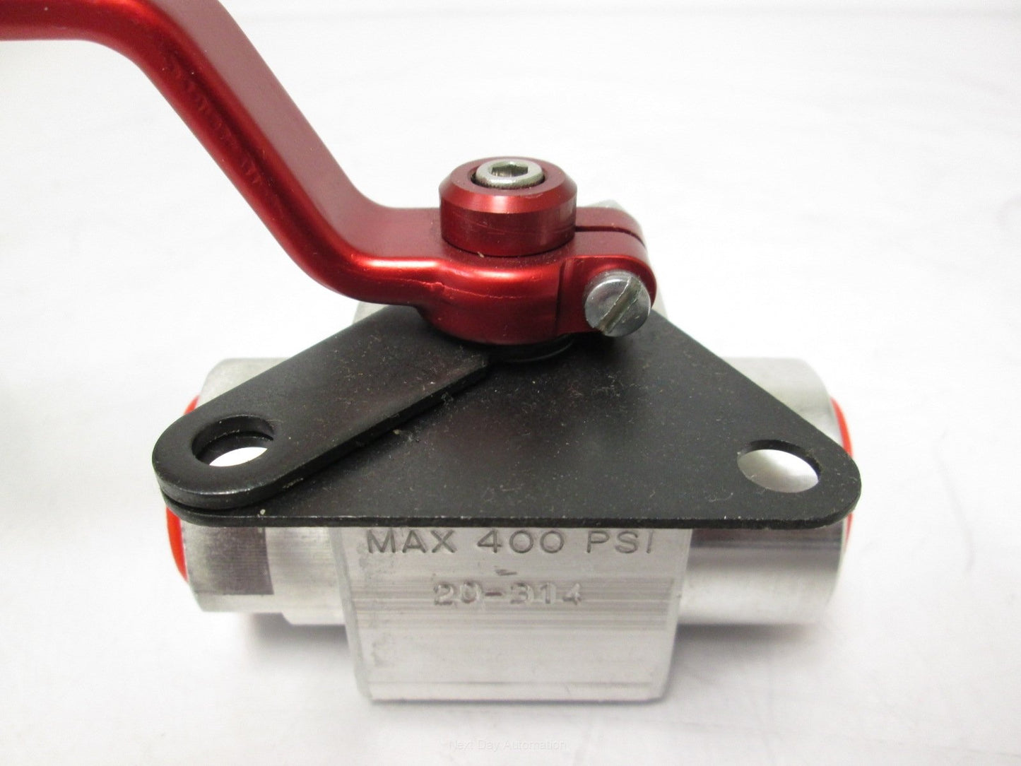 New – Open box DMIC BVAL-0750N4323AZZN Ball Valves 400PSI 3/4" NPT w/ Locking Handle