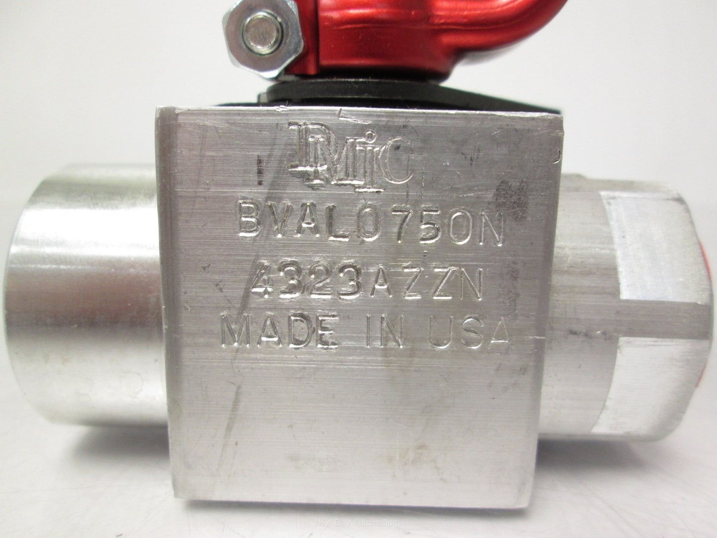 New – Open box DMIC BVAL-0750N4323AZZN Ball Valves 400PSI 3/4" NPT w/ Locking Handle