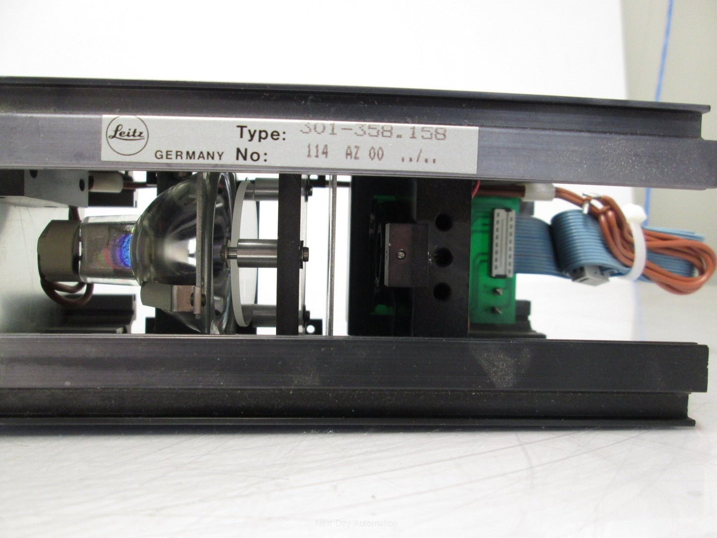 Used Leitz 301-358.158 Fiber Optic Light Source w/ Fiber Light Guide