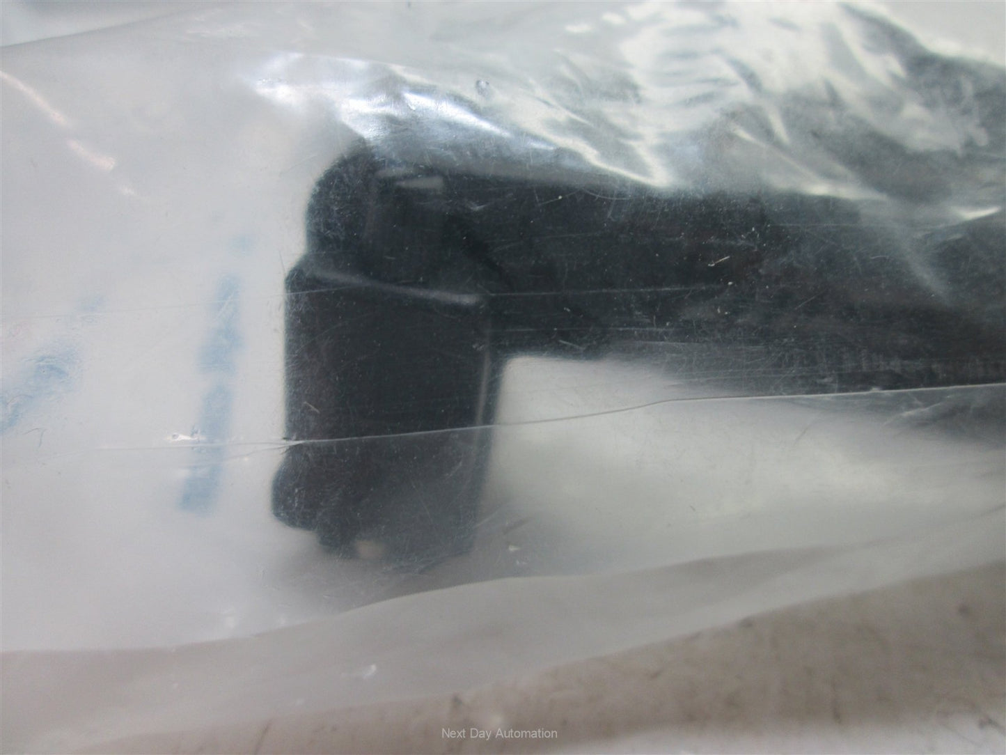 New L-Com DVIDD-RA-2M Dual Link DVI Cable, Male/Male Right Angle, 2 Meters Long