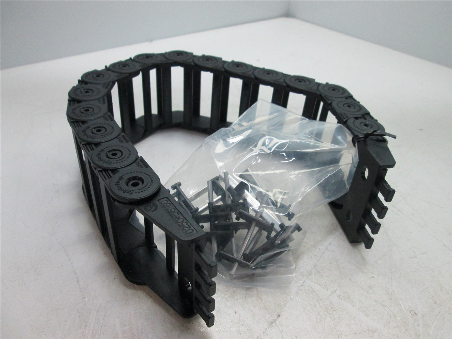 Used Kabelschlepp 0250.030.050 Uniflex Style Energy Chain, 19" Overall Length