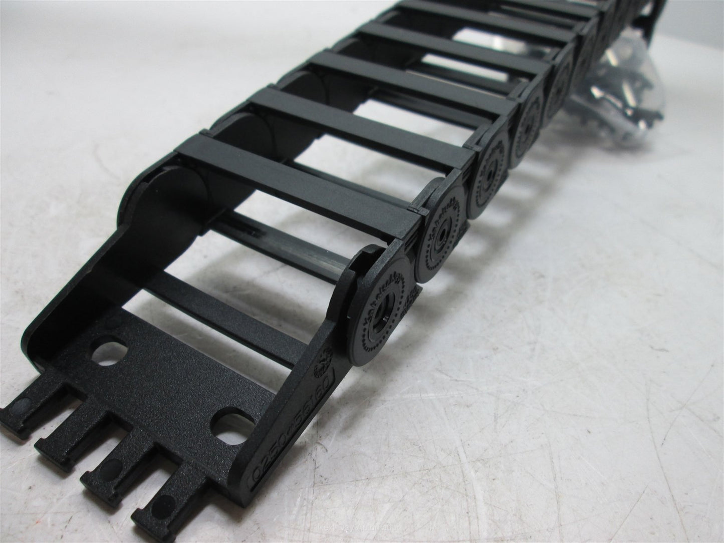 Used Kabelschlepp 0250.030.050 Uniflex Style Energy Chain, 19" Overall Length