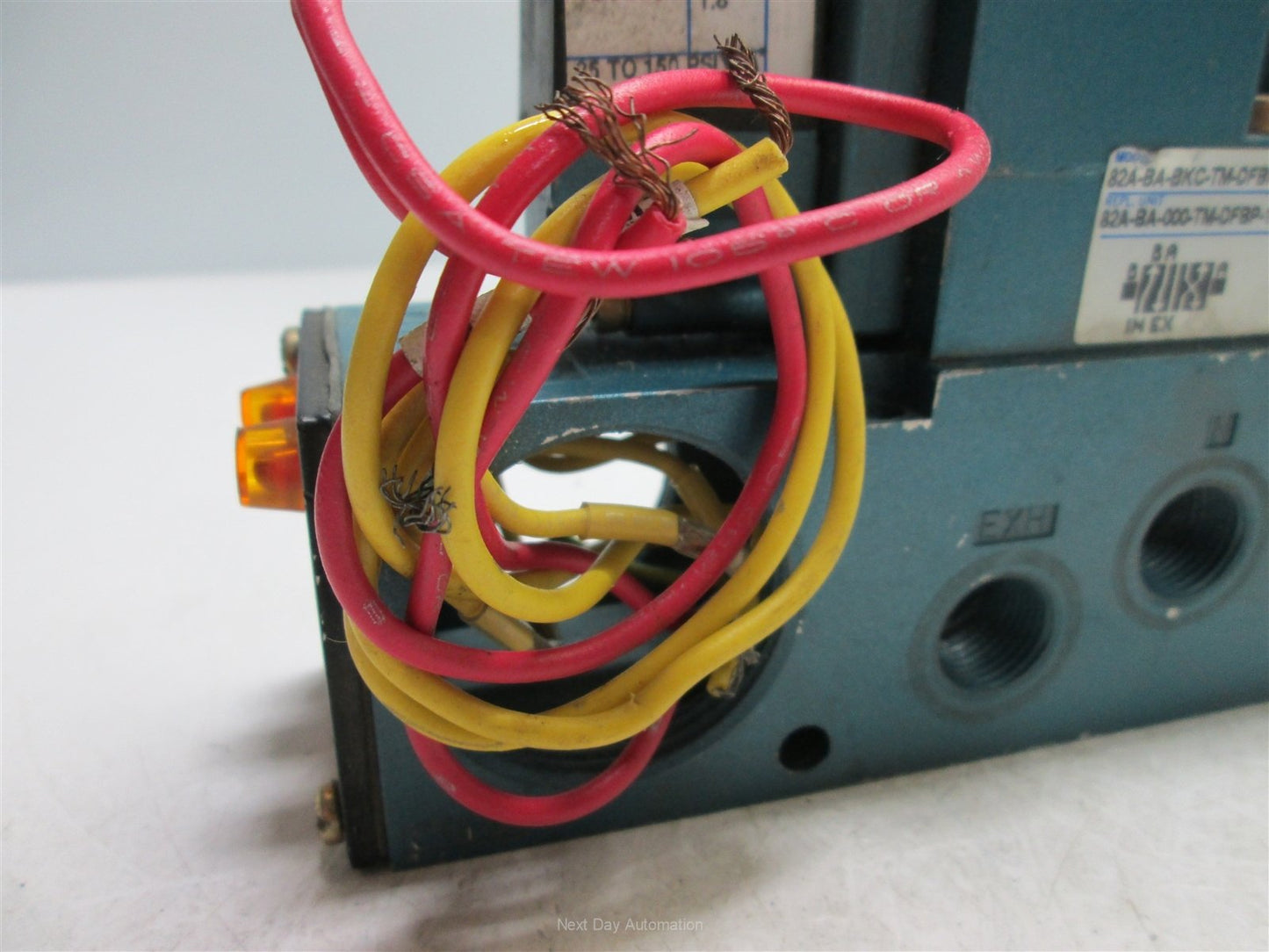 Used MAC 82A-BA-BKC-TM-DFBP-1DA Pneumatic Valve, 4-Way 2-Position Double Operator