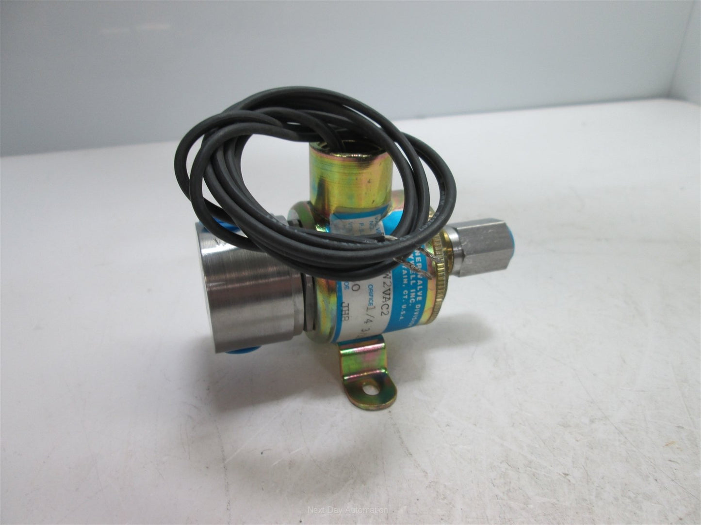 Used Honeywell Skinner X53LW2VAC2 Vacuum Solenoid Valve, Voltage: 120VAC 60Hz