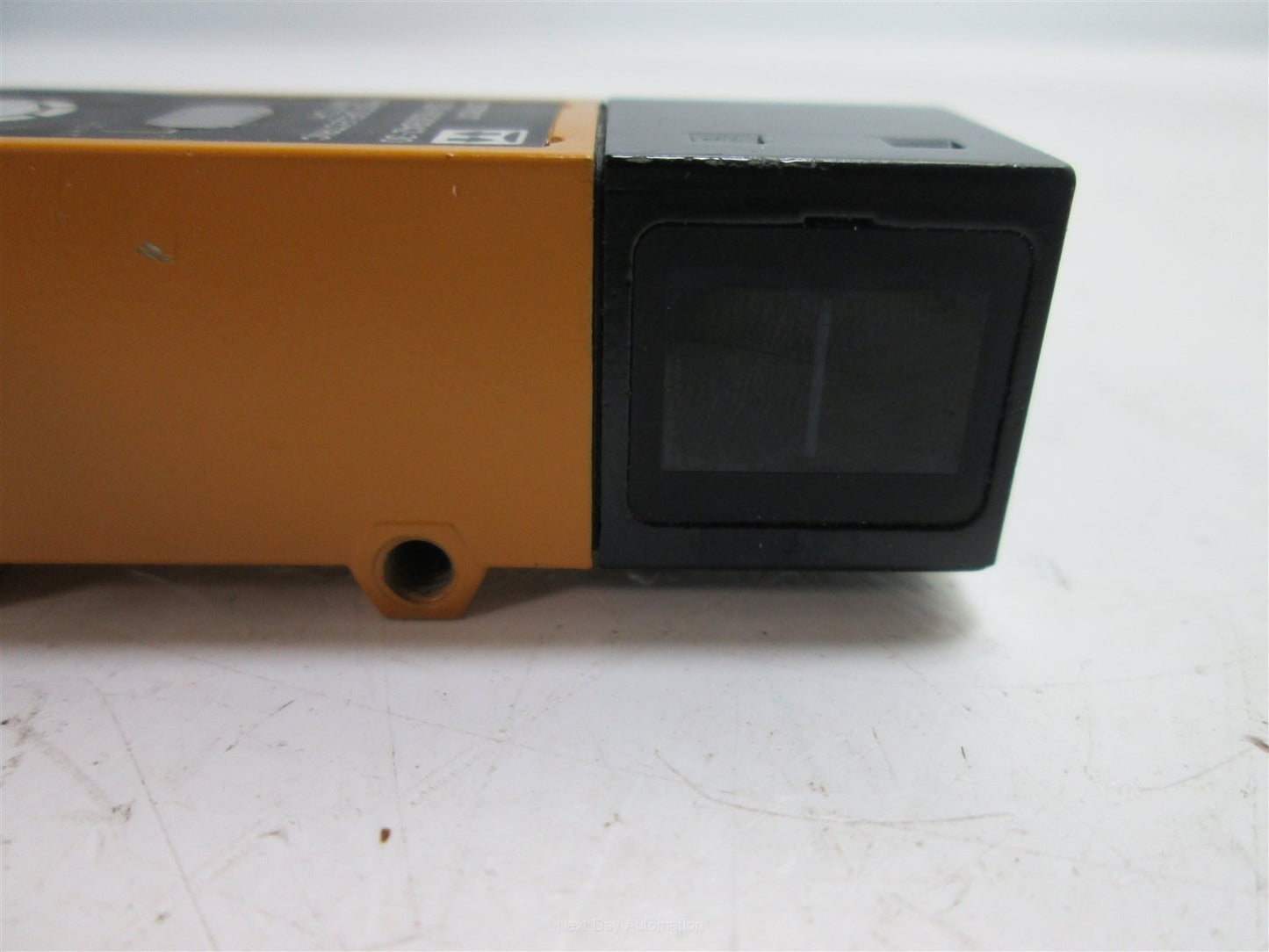 Used Omron E3S-RS30B42-30 Photoelectric Sensor, Voltage: 12-24VDC