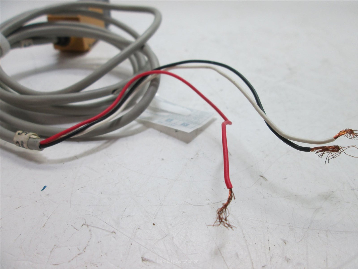 Used Omron E3S-RS30B42-30 Photoelectric Sensor, Voltage: 12-24VDC
