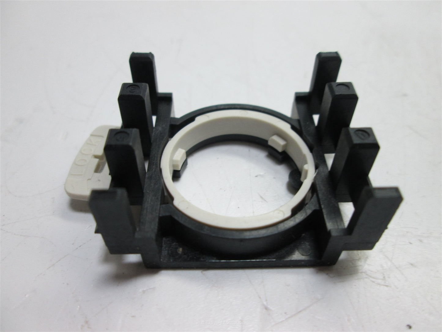 New Lot of 2 New Cutler Hammer E22H2 Pilot Lights, Red Plastic Lens, 22.5mm Bayonet