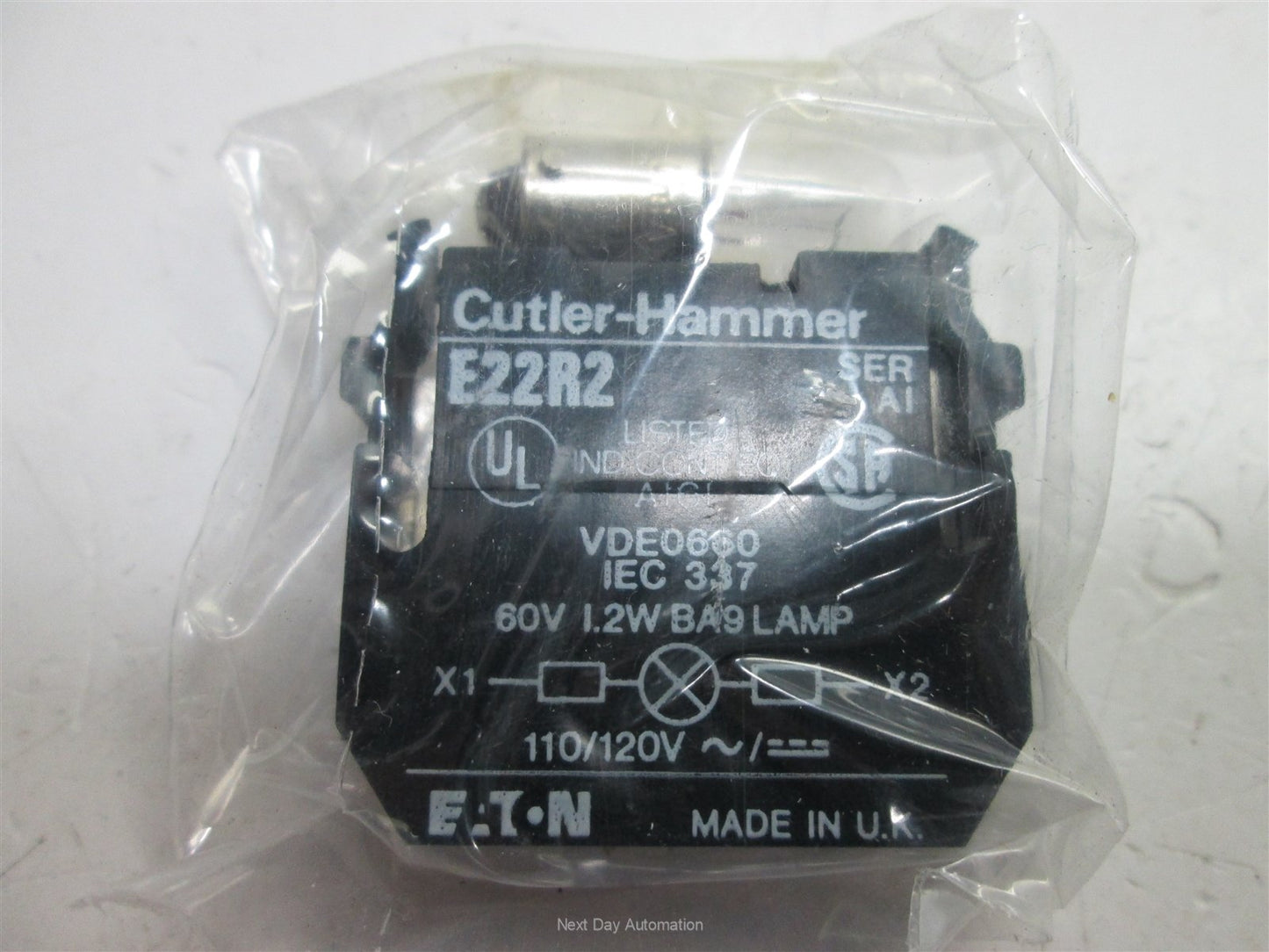 New Cutler Hammer E22H3X10 Pilot Light, Green Plastic Lens, 22.5mm Bayonet