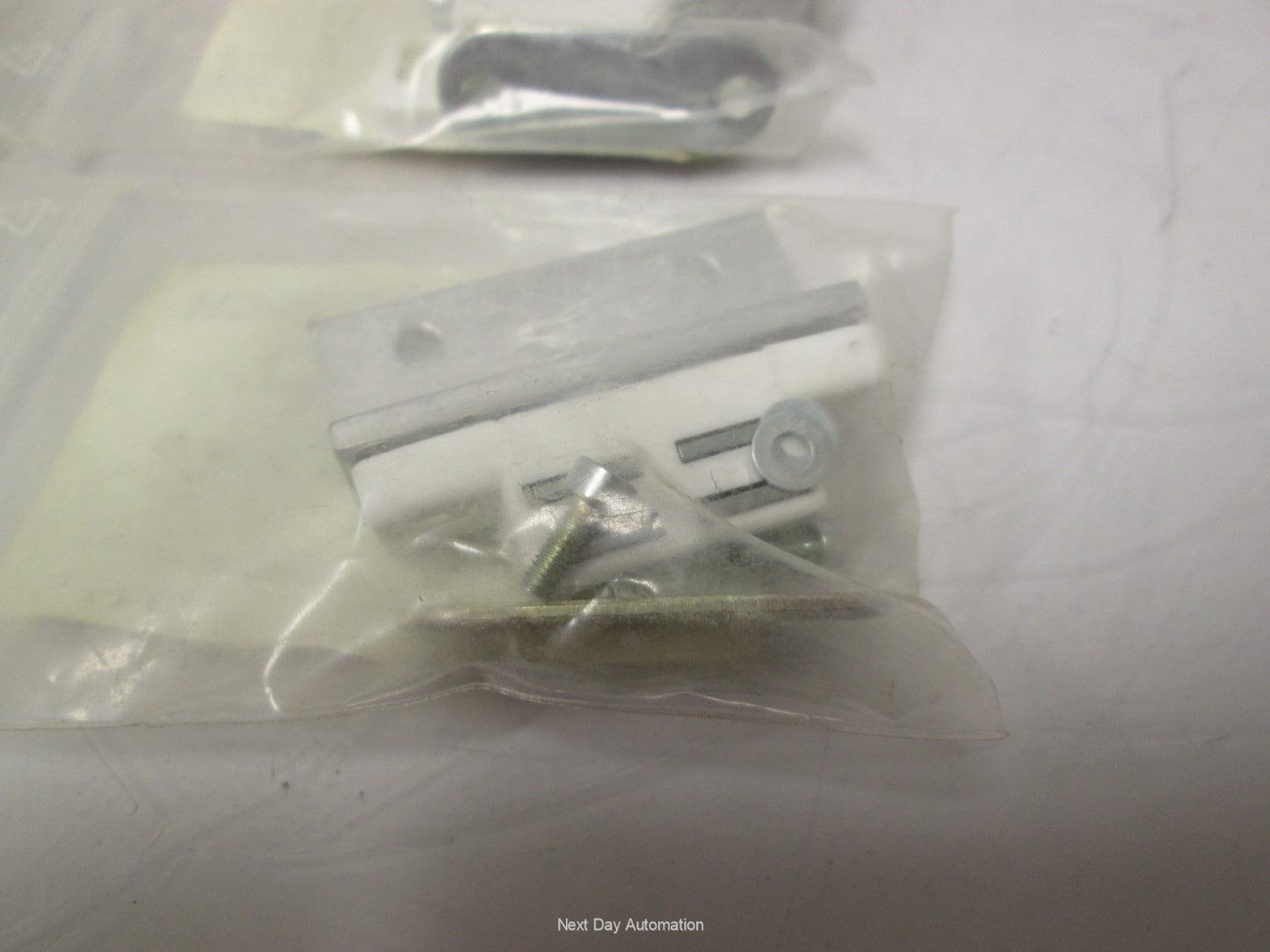 New Lot of 4 Bosch 3 842 518 740 Magnet Catch for Doors and Flaps 20N Force 8-10mm