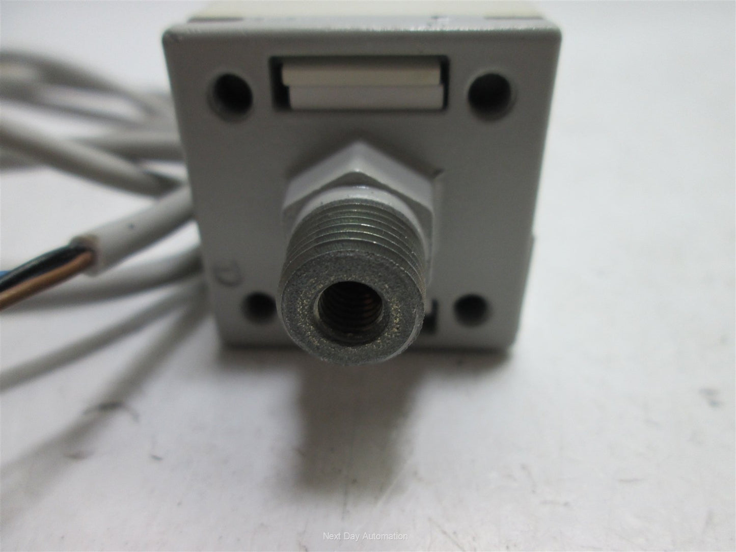 Used SMC ZSE4-T1-25 Vacuum Sensor, Power: 12-24VDC, Pressure: 0 to -101kPa (-760mmHg)