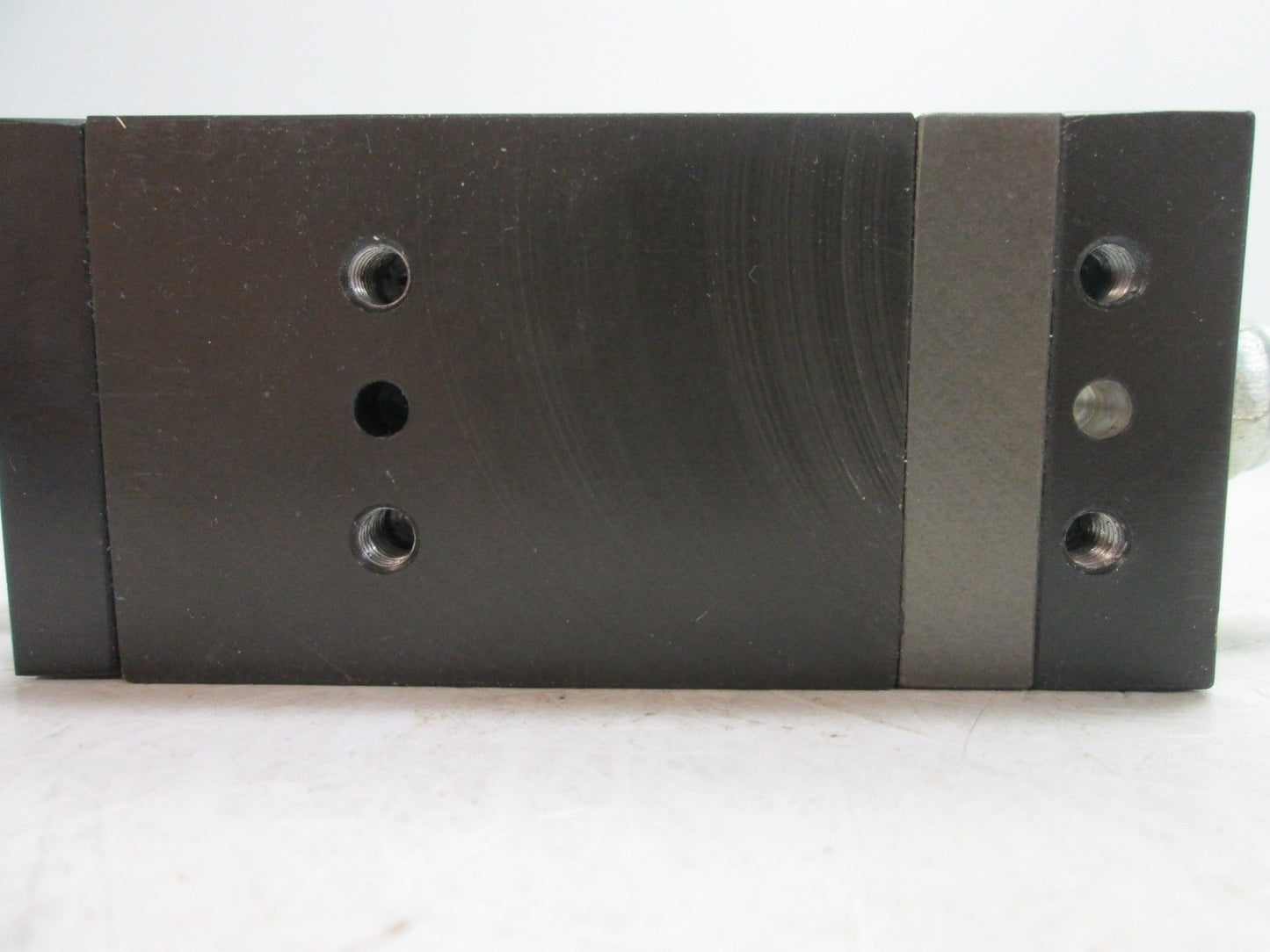 Used Zaytran RAM-10-180 Rotary Actuator, 180ø Rotation, 0.375"? Shaft, 10-32 Ports